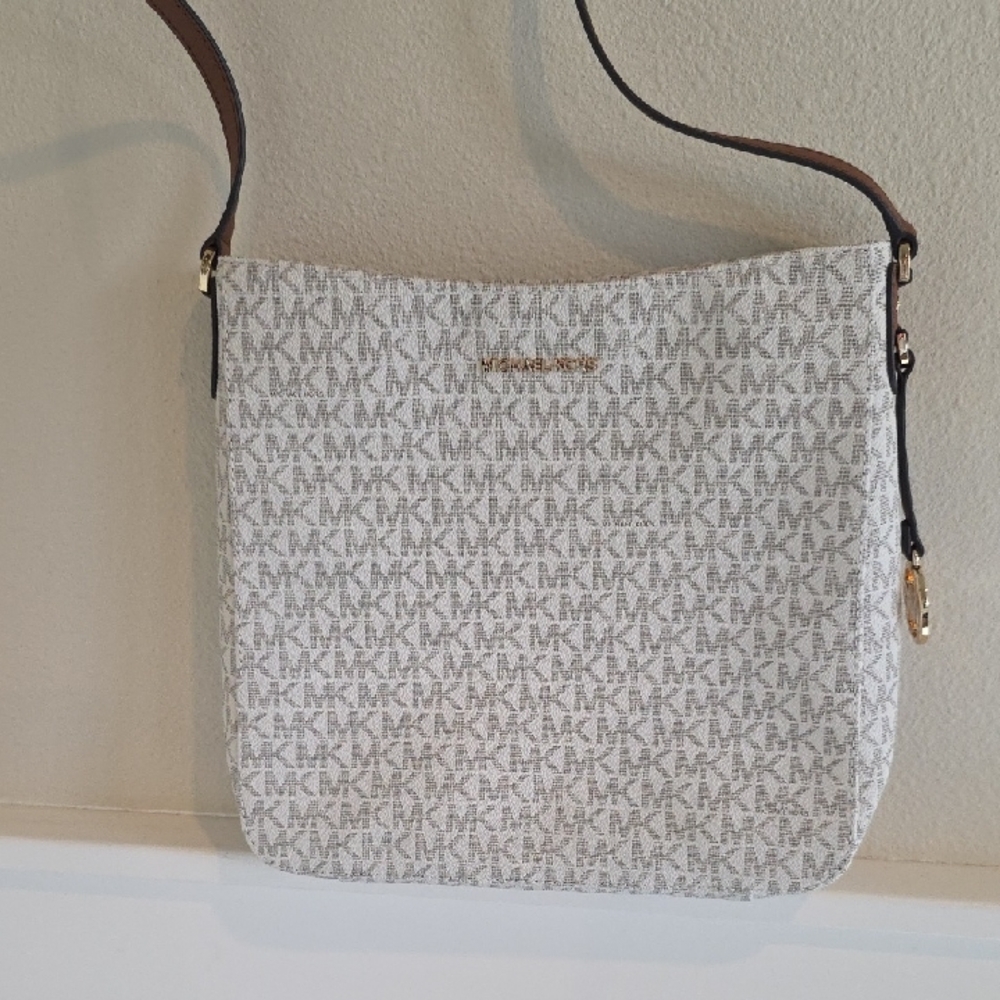Michael Kors Cream and Brown Shoulder Bag